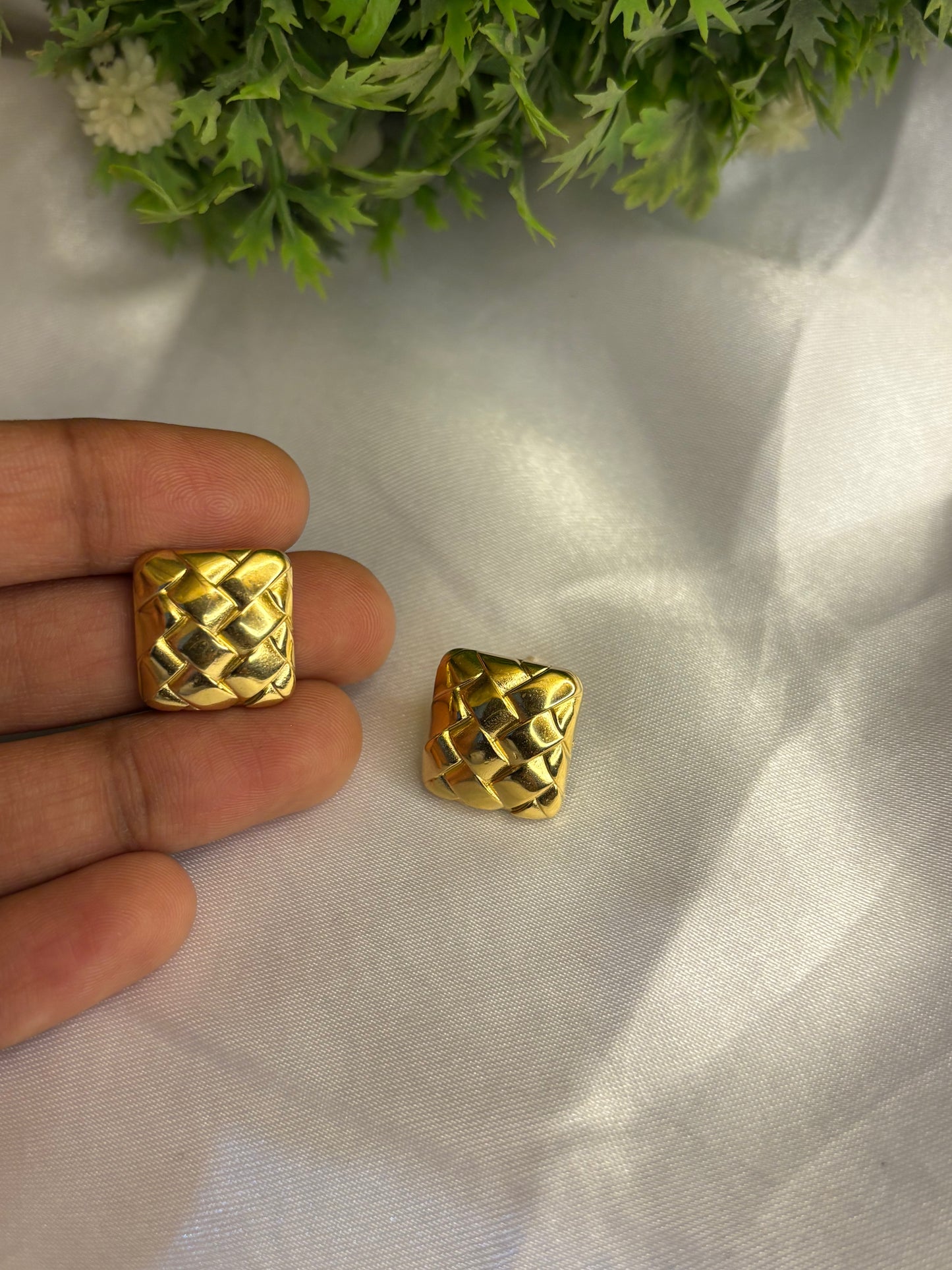 Box Studs