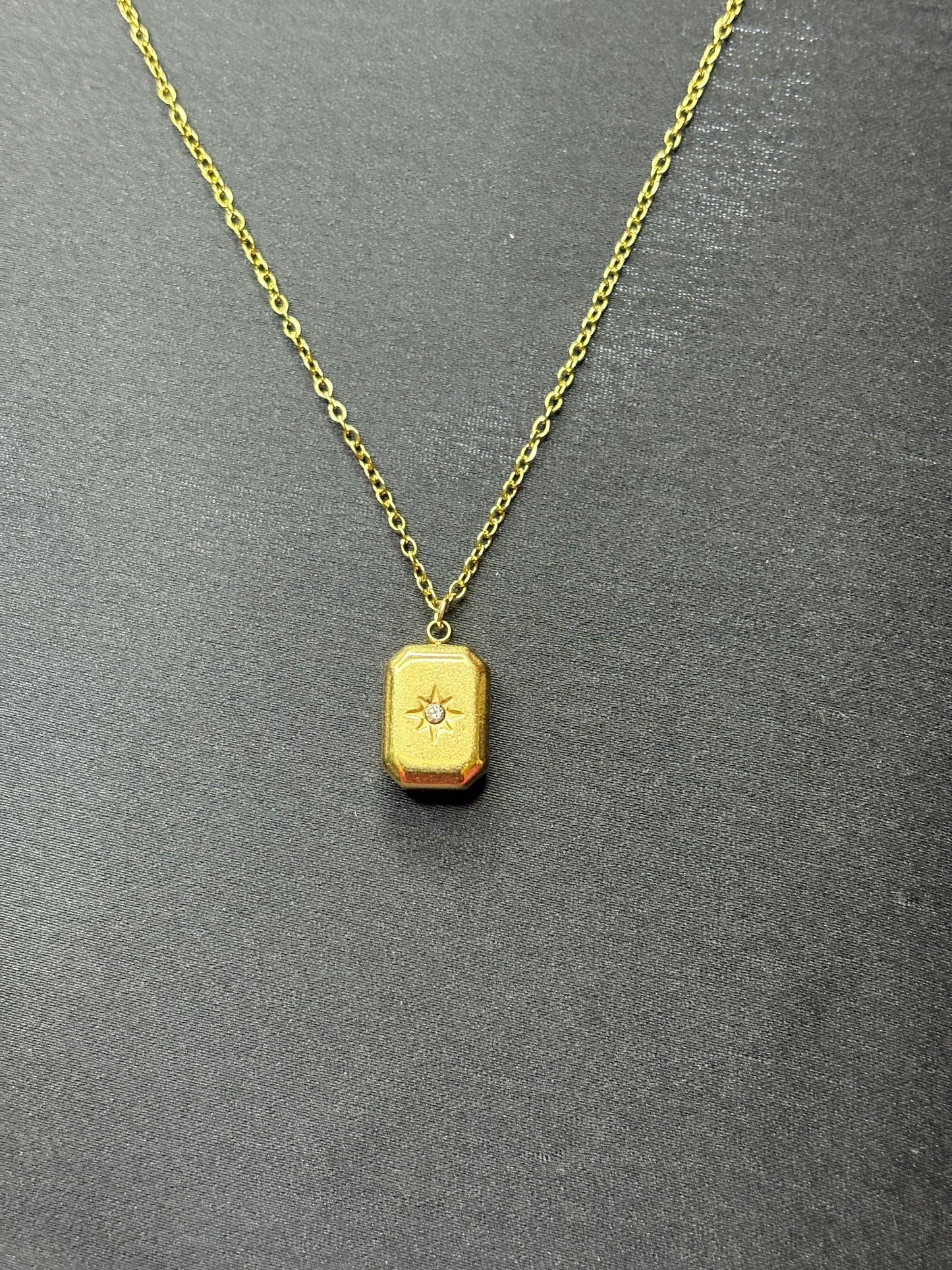 Drop pendant Necklace