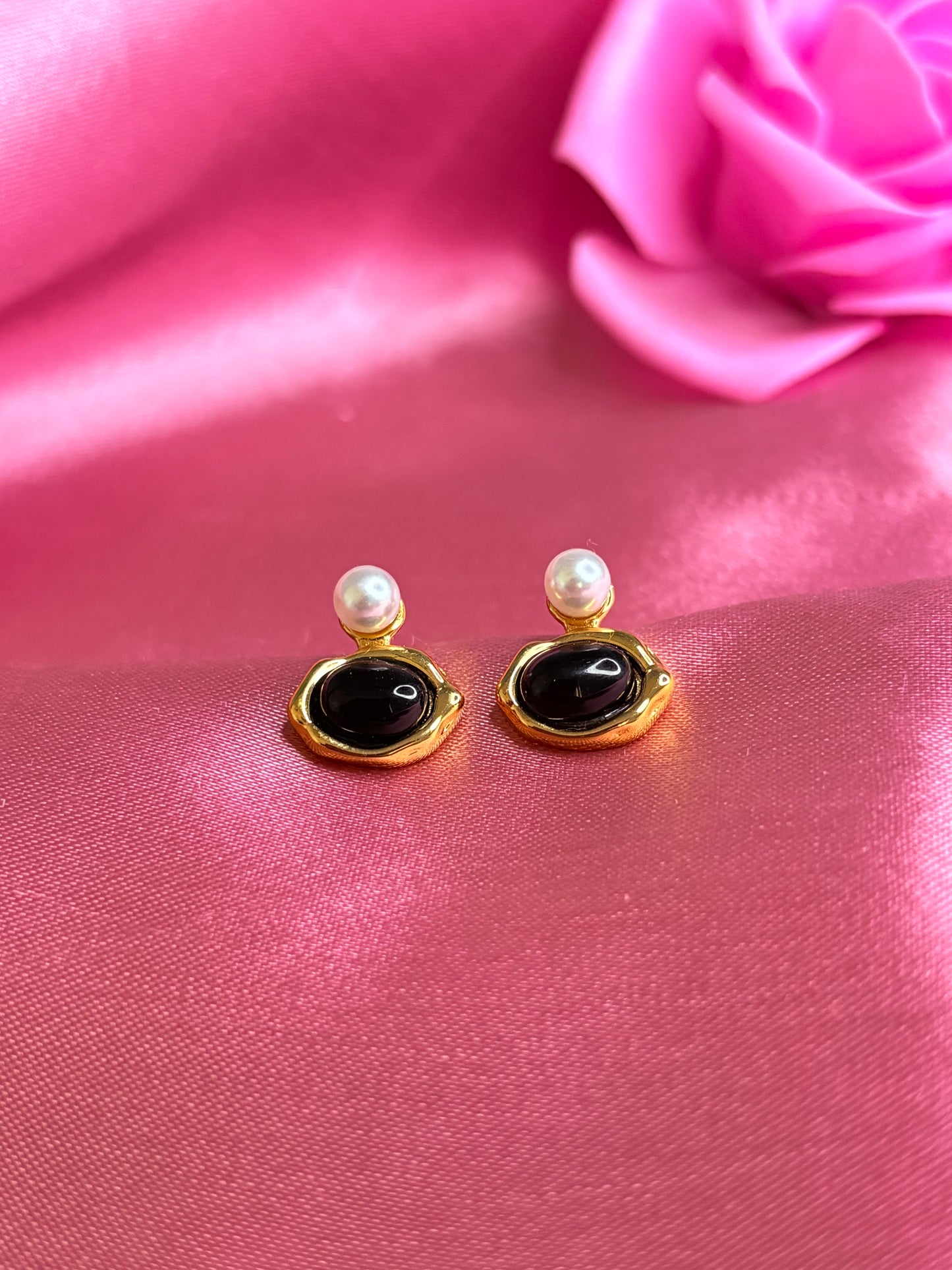 Black Eye Earrings