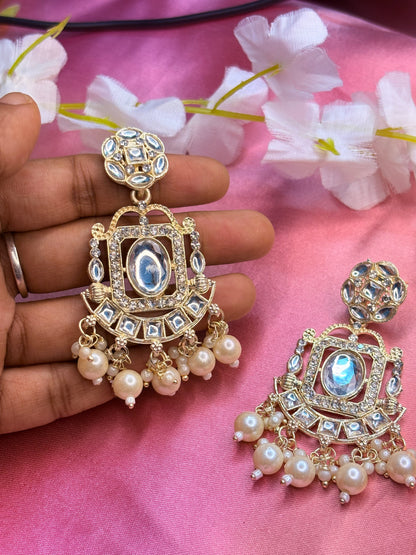 White pearls Earrings
