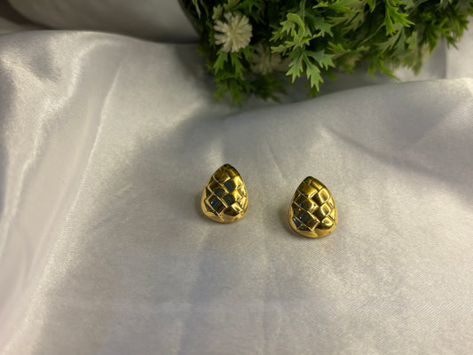 Almond-shaped Earrings