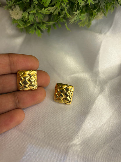 Box Studs