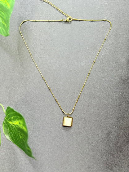 Simple pendant Necklace