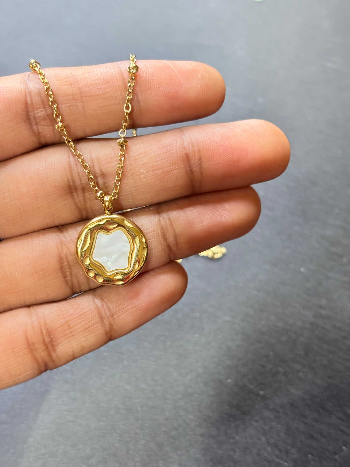 White Beauty Necklace